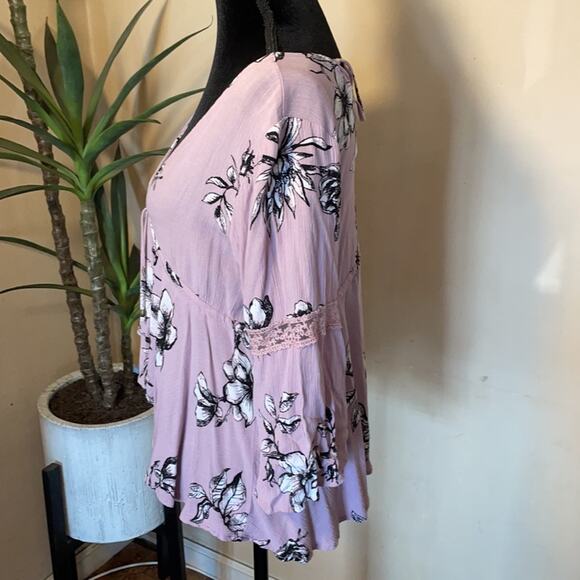 Bohemian Peasant Top by American Rag Flowing & Feminine - Picture 2 of 9